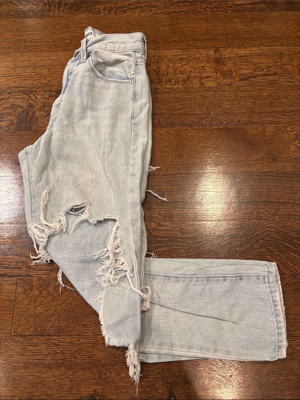 JBD Women’s Light Wash Distressed Jeans Size 24
